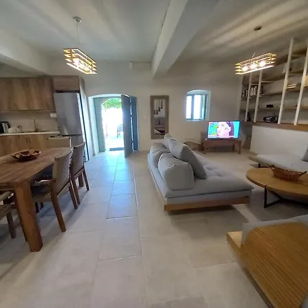Pergola Casa Σπίτι διακοπών Κατούνα